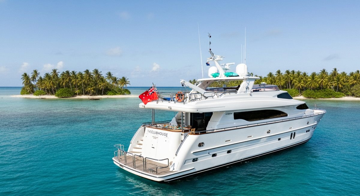 THE CLUBHOUSE yacht charter 5