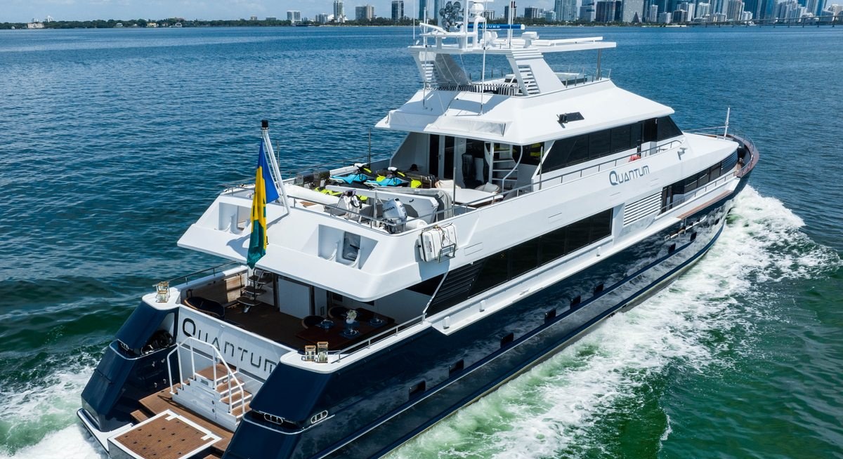 THE PRESTIGE yacht charter 5