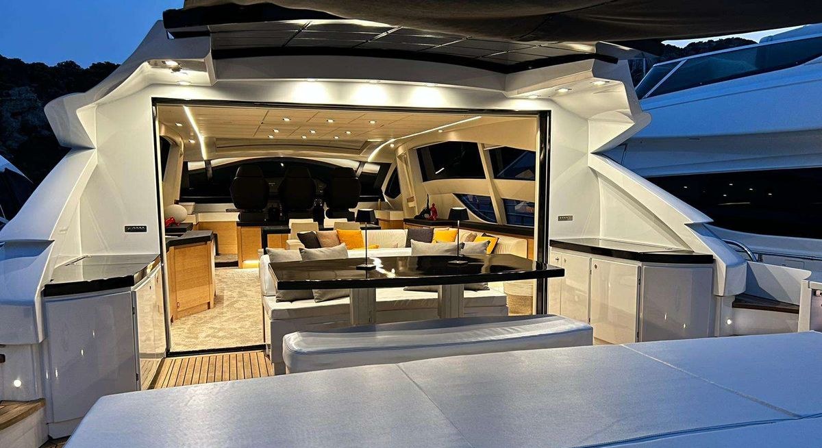 THYKE II yacht charter 4