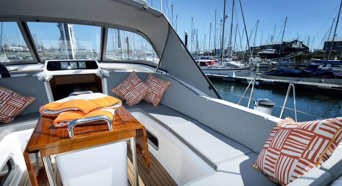 TIGER yacht charter 2