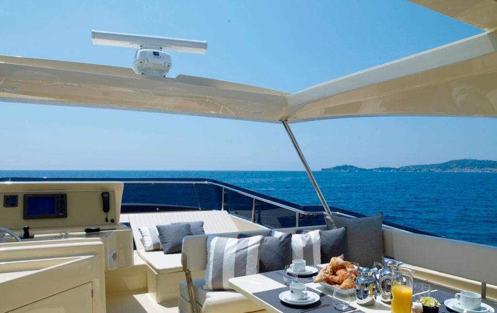 TILUSA yacht charter 5