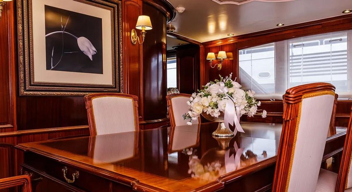 TO JE TO yacht charter 4