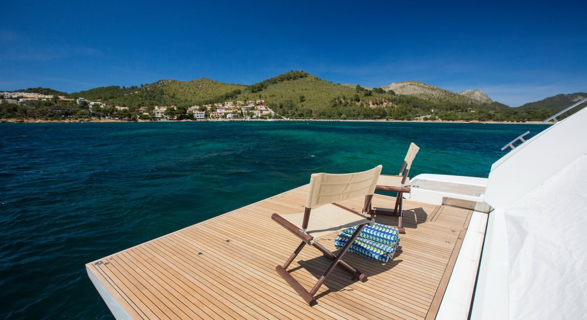 TOFFEE CRISP yacht charter 5