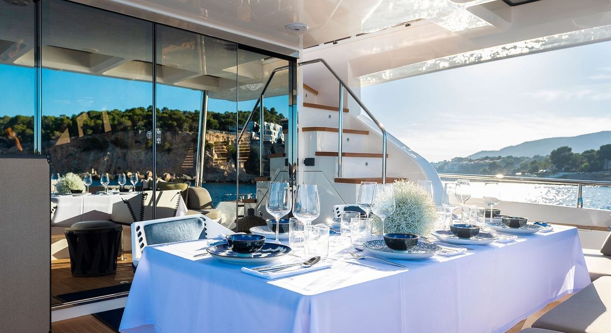 TOMI yacht charter 4