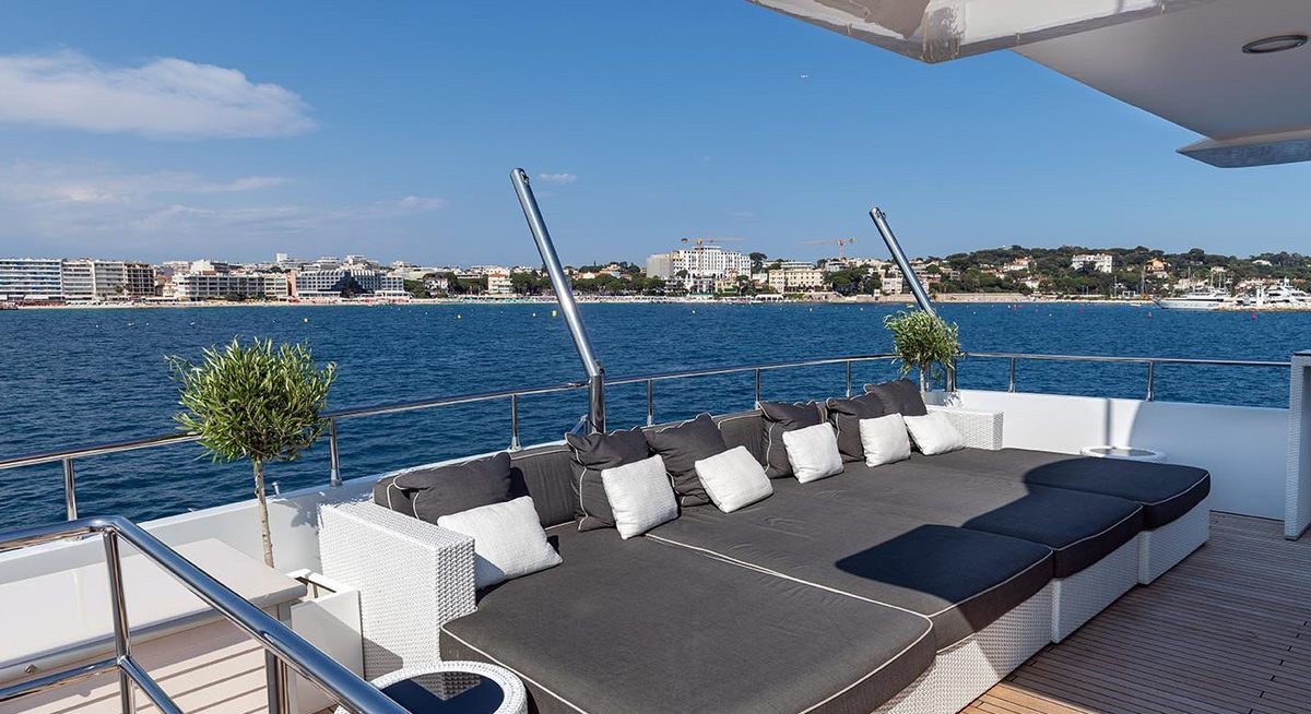 TOMMY BELLE yacht charter 3
