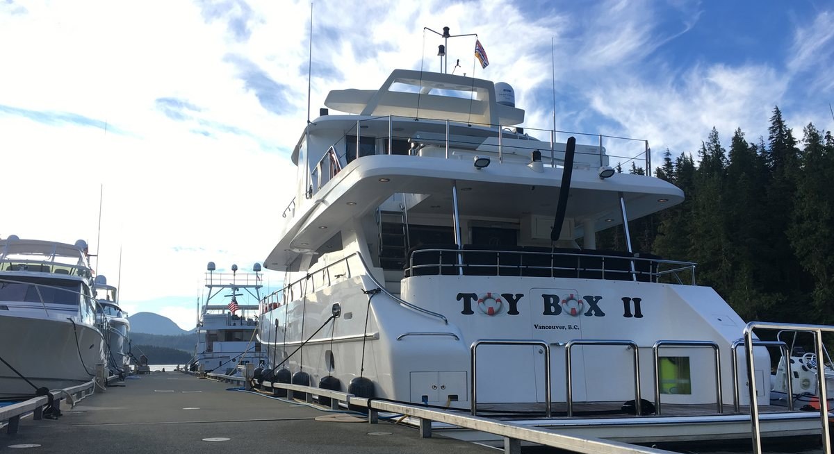 TOY BOX II yacht charter 4