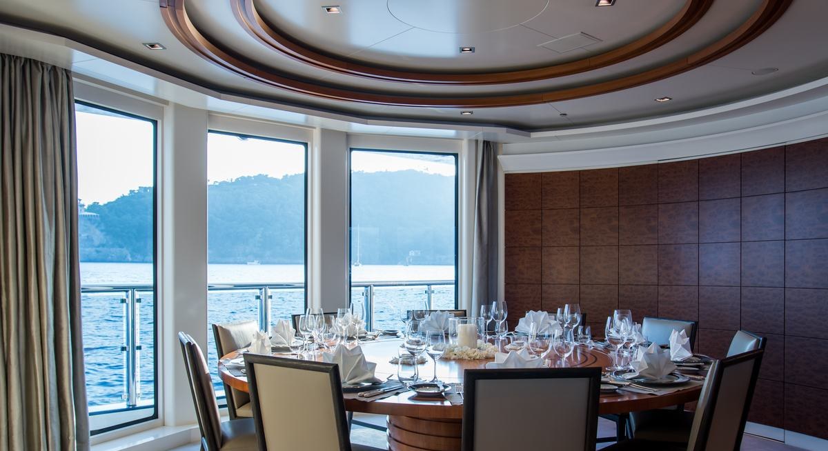 TRIPLE SEVEN yacht charter 3