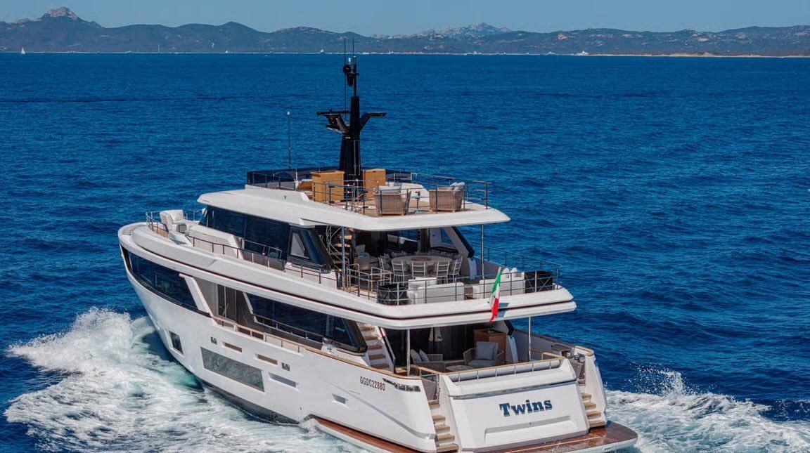 TWINS yacht charter 4