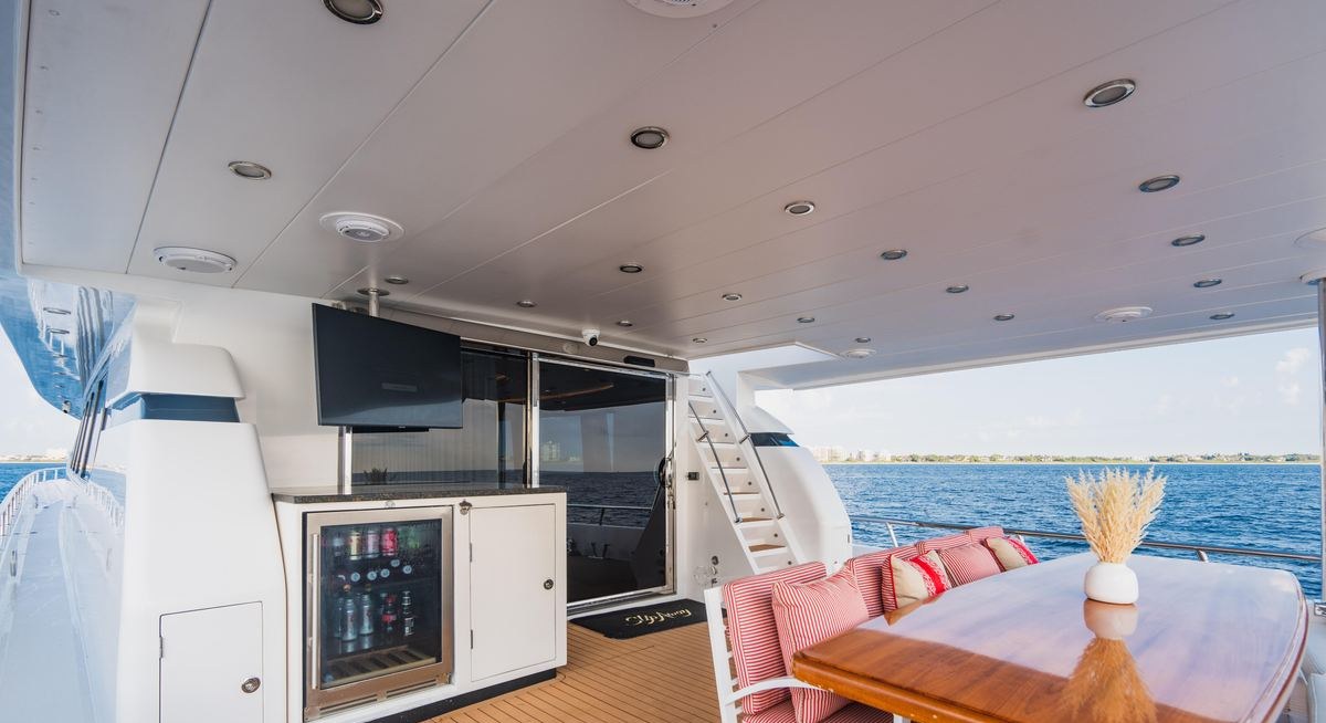 TWO SEAS yacht charter 4
