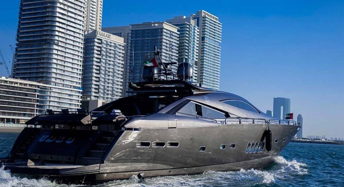 UD30 yacht charter 4