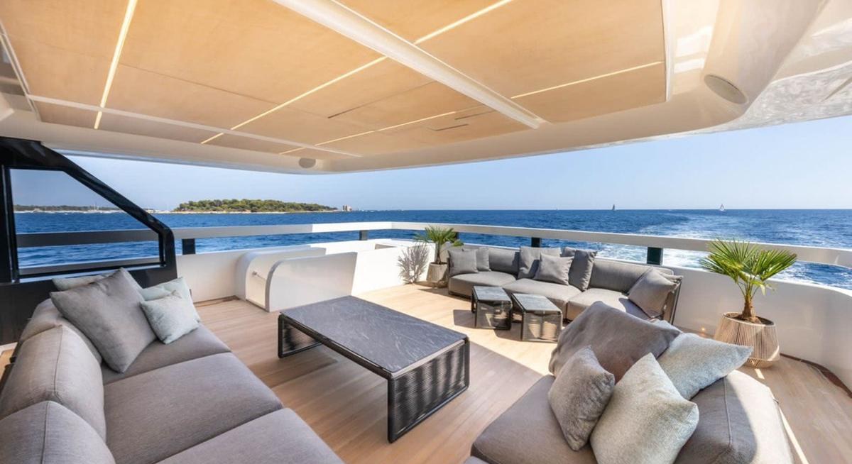 UILIA yacht charter 2