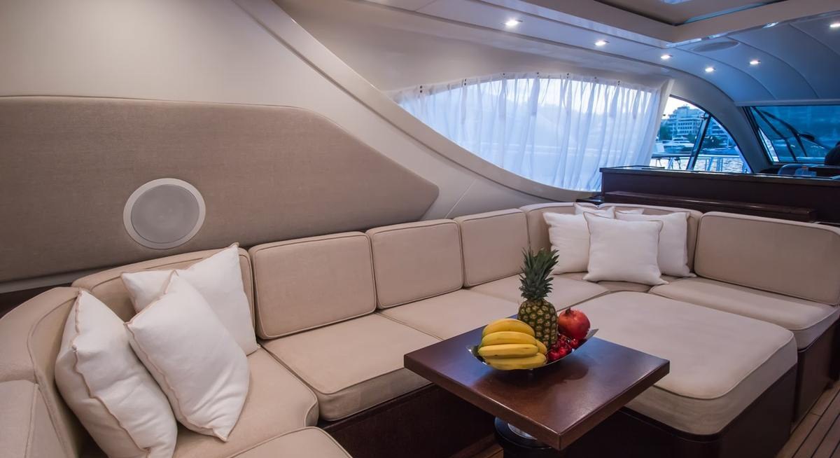 ULTIM yacht charter 4