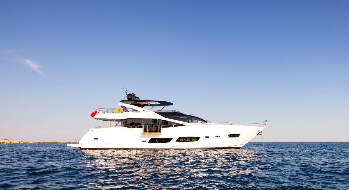 ULTRAVIOLET yacht charter 1