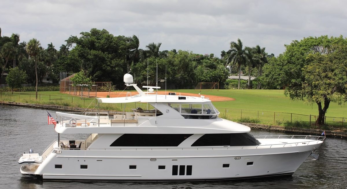 UNCORKED yacht charter 1
