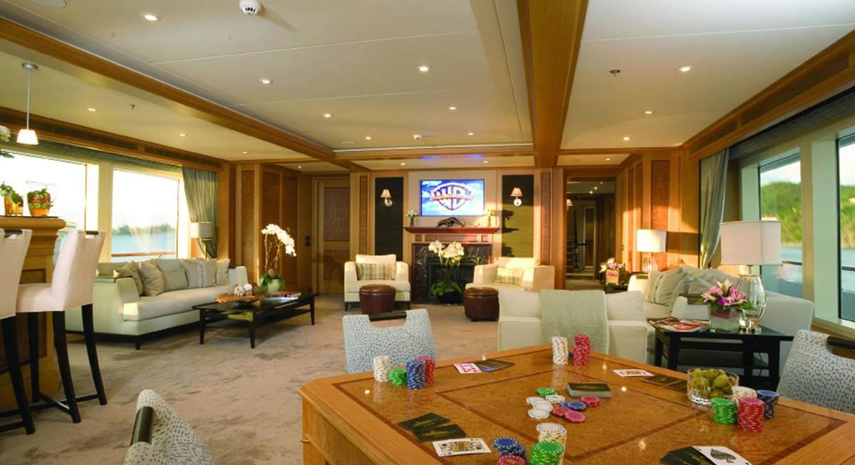 UTOPIA yacht charter 4