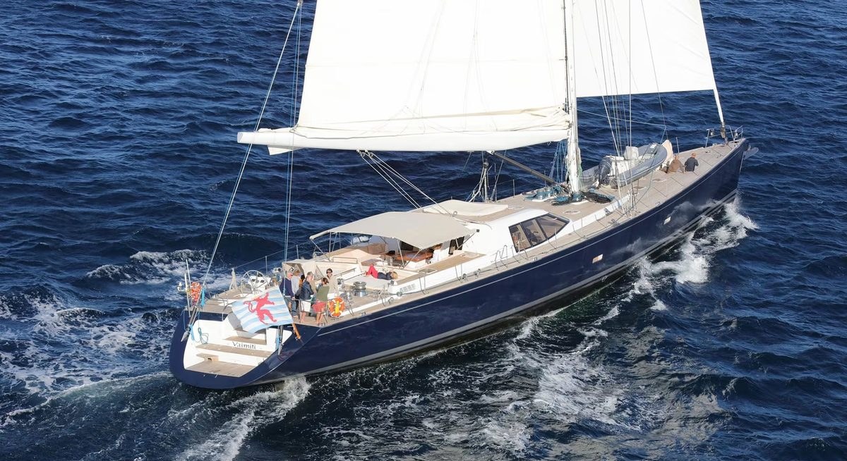 VAIMITI yacht charter 3