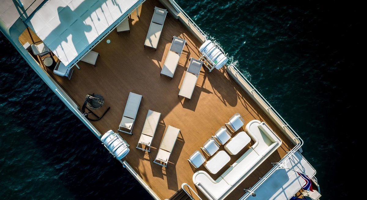 VANORA yacht charter 4