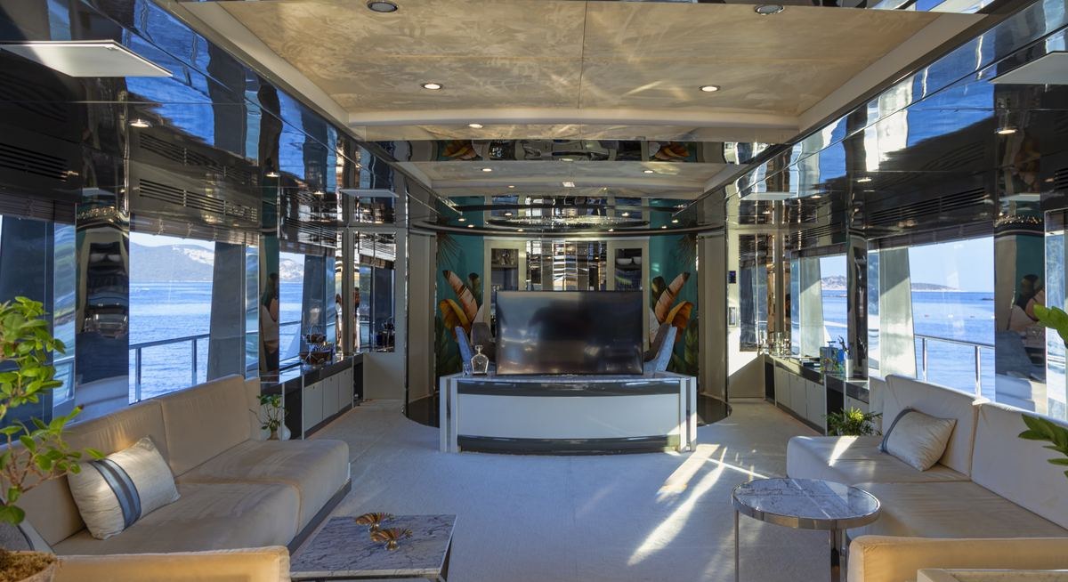 VETRO yacht charter 2