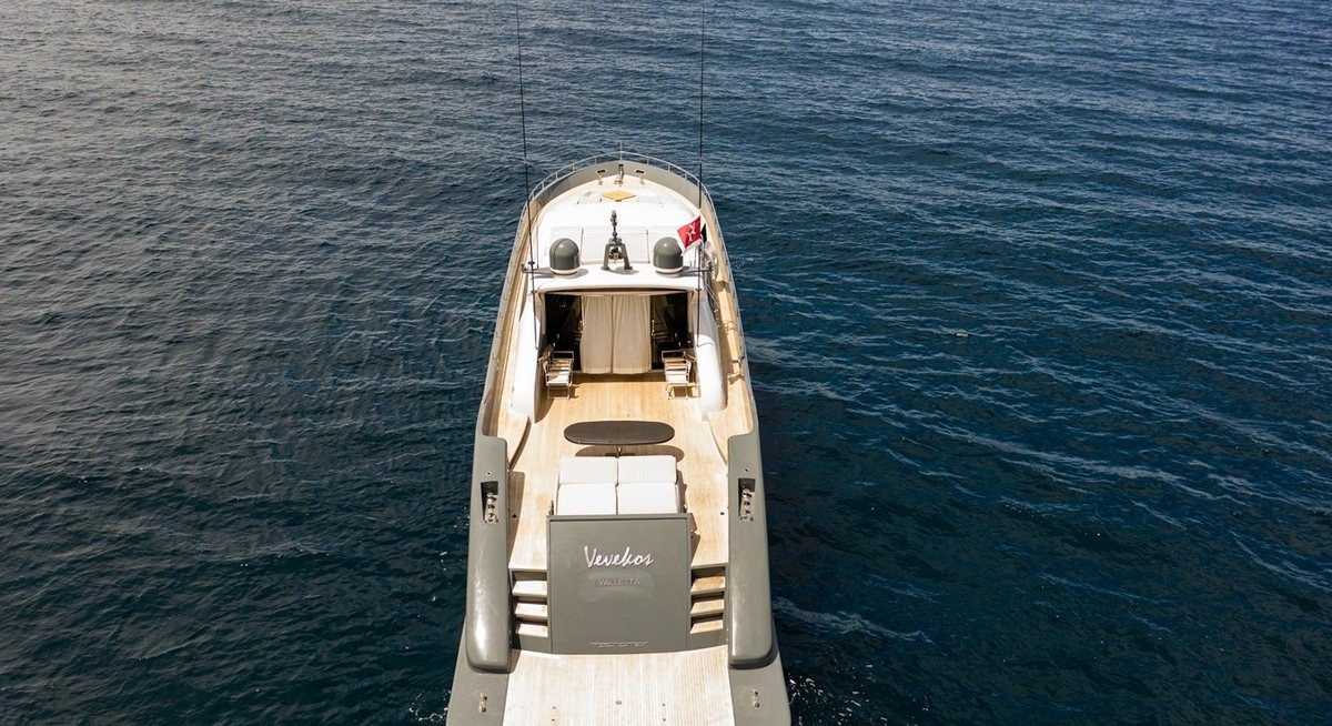 VEVEKOS yacht charter 5