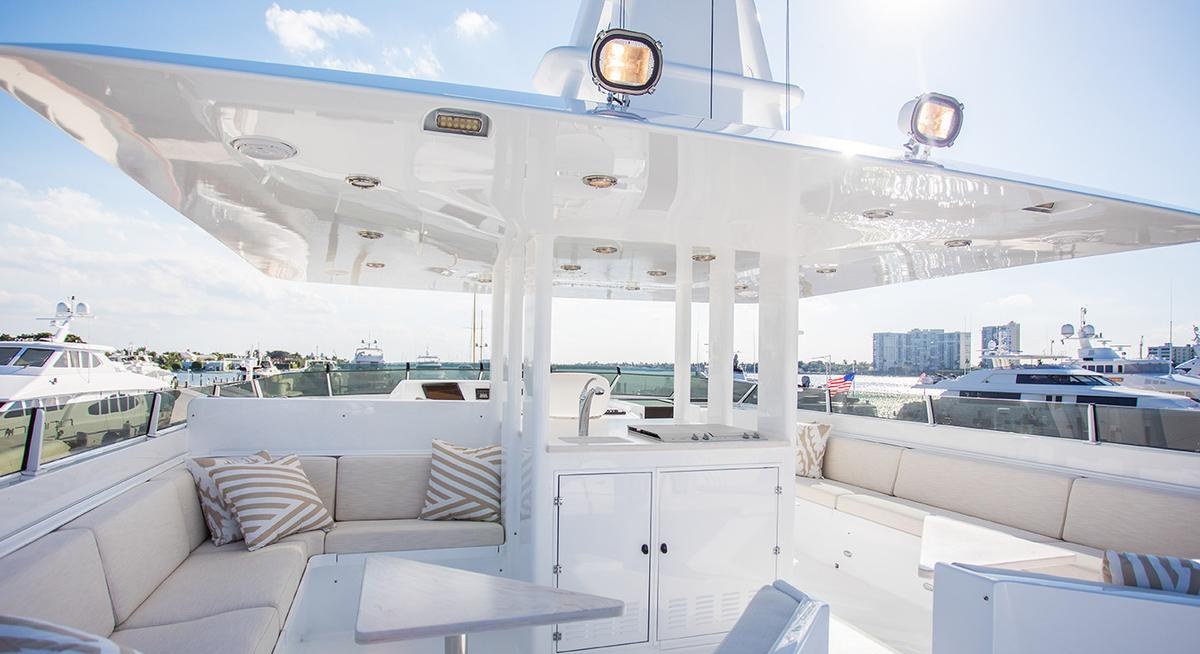 VIAGGIO yacht charter 3