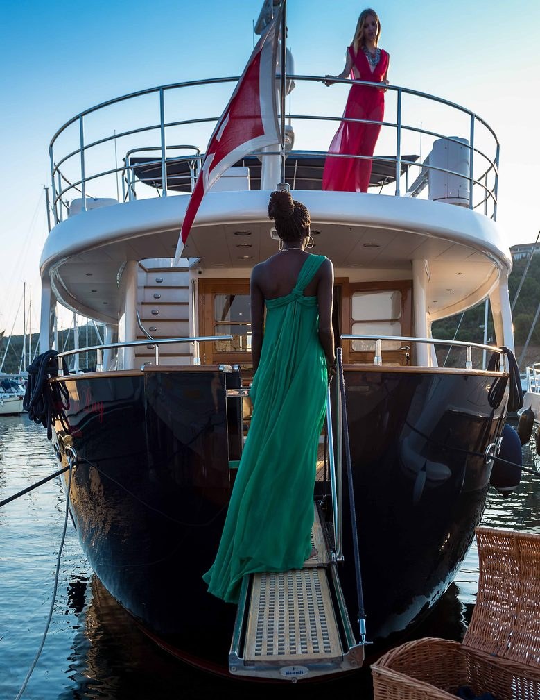 VICTORIA III yacht charter 3