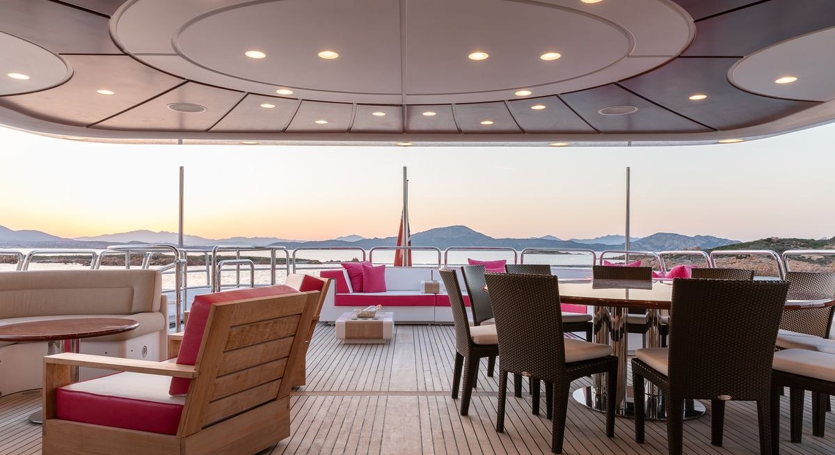 VIRTUE yacht charter 4