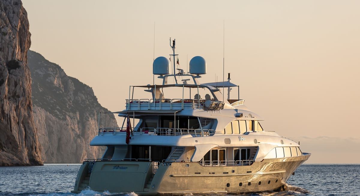 VIRTUE yacht charter 5