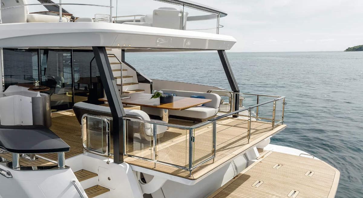 VIVA II yacht charter 5