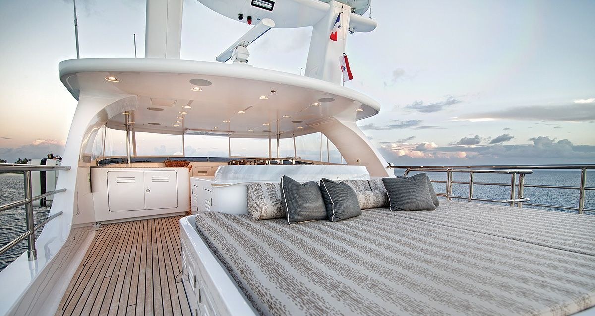 VIVIERAE II yacht charter 2