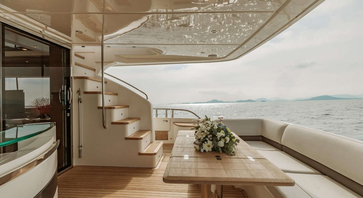 W J LIP yacht charter 3