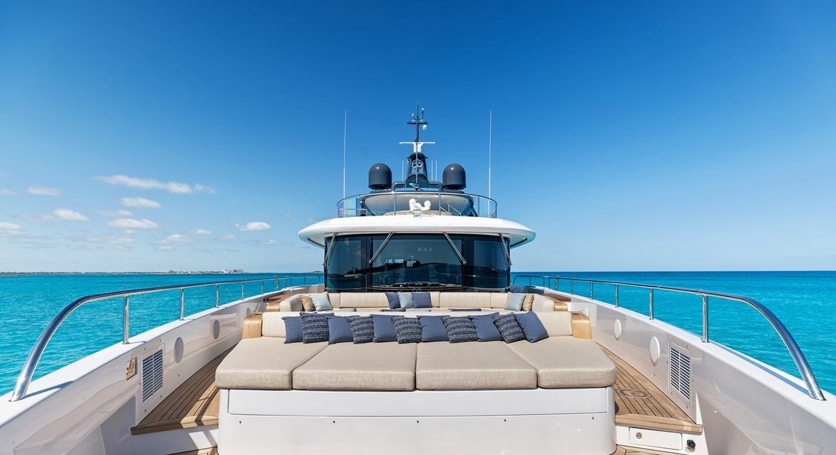 WAVE yacht charter 2