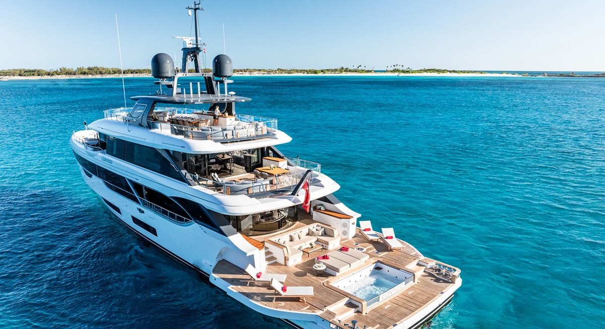 WAVE yacht charter 5