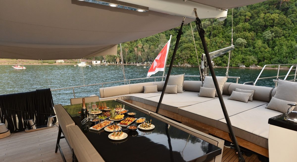 WHITE SOUL yacht charter 3
