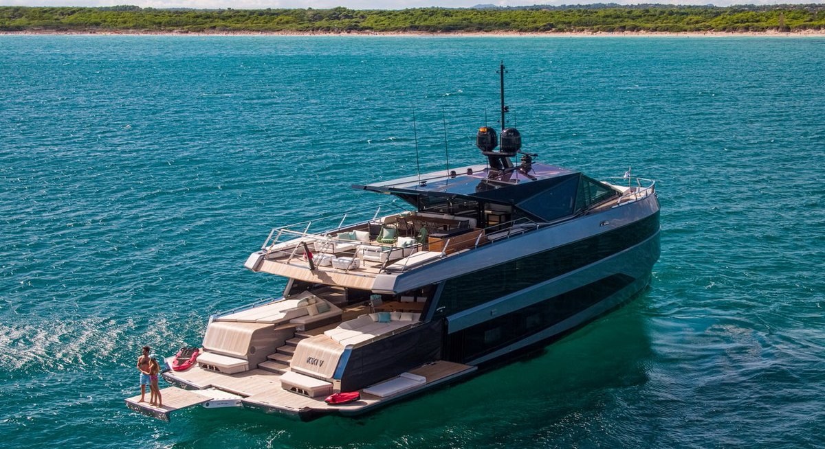 WHY200 yacht charter 5