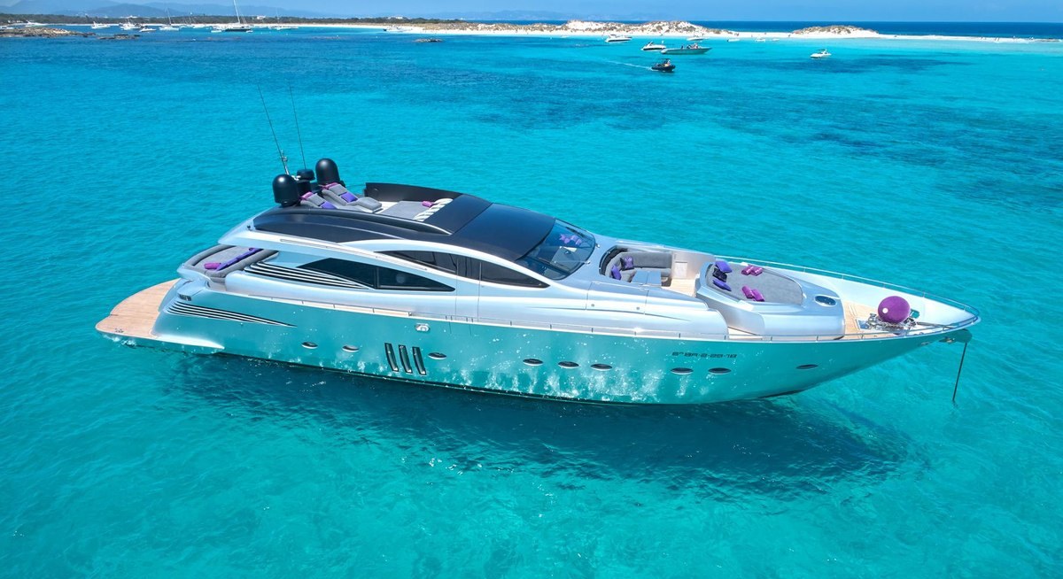 XAMAN yacht charter 1