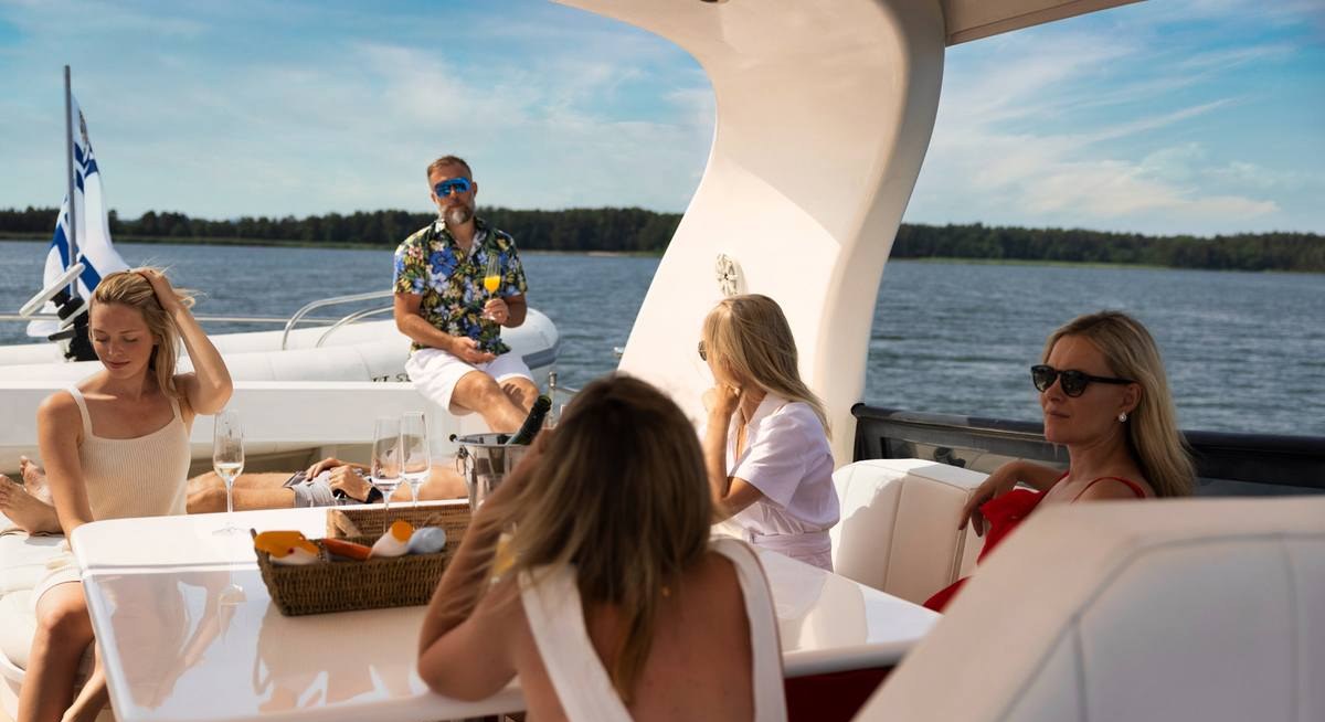XUMI yacht charter 3
