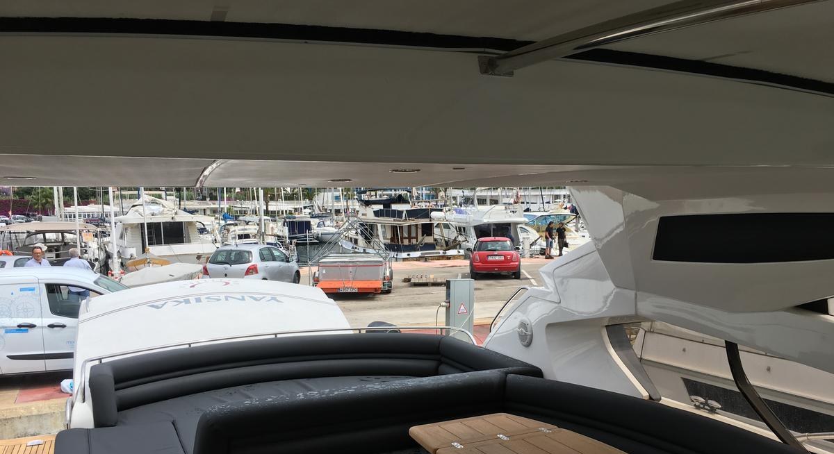 YANSIKA yacht charter 4