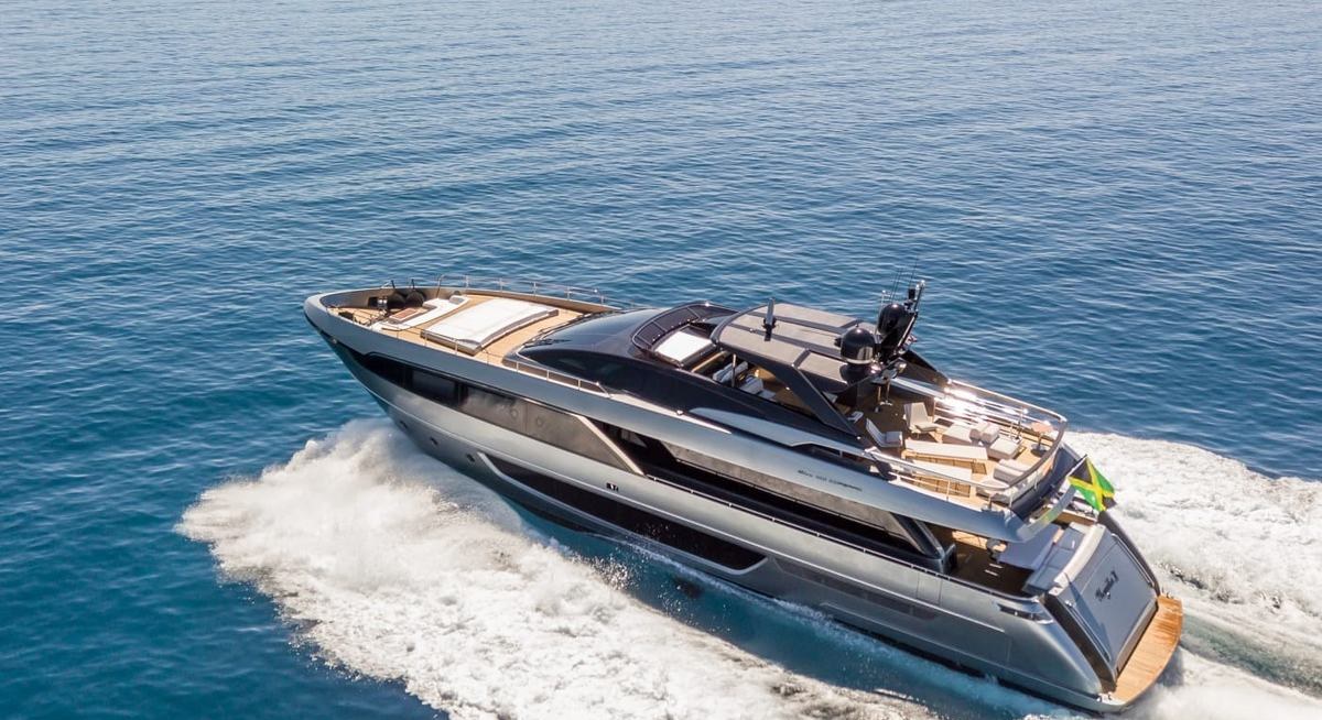 YOYITA II yacht charter 3
