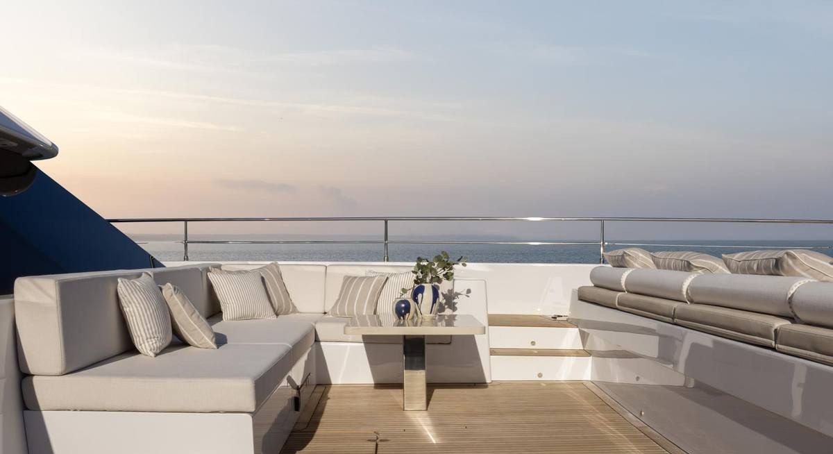 ZARINA II yacht charter 2
